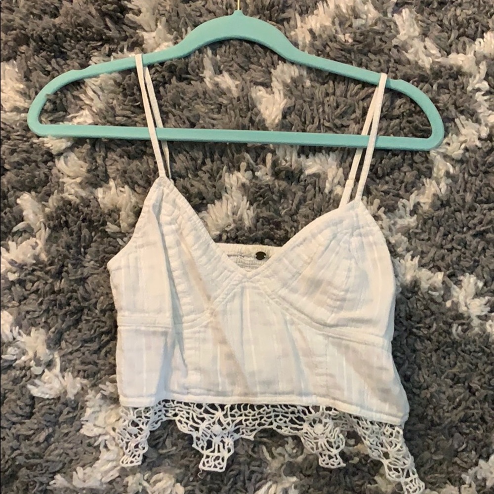 White lace crop top size XS